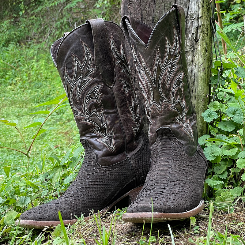 Load image into Gallery viewer, 8002 - RockinLeather Men&#39;s Sanded Chocolate Python Square Toe Western Boot
