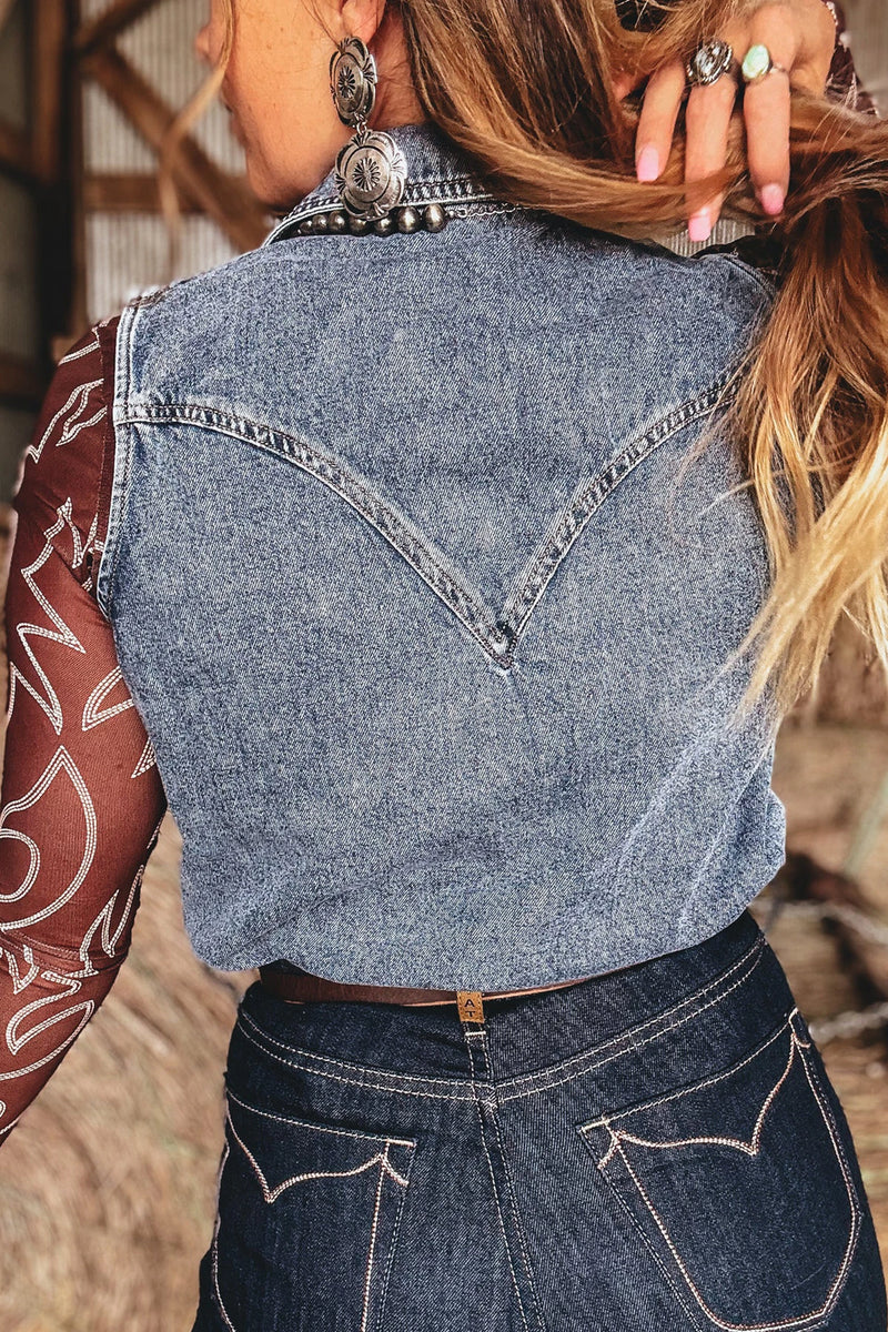 Load image into Gallery viewer, DLLS787 - Ladies Ashleigh Blue Solid Denim Button Front Pocket Sleeveless Cowboy Vest
