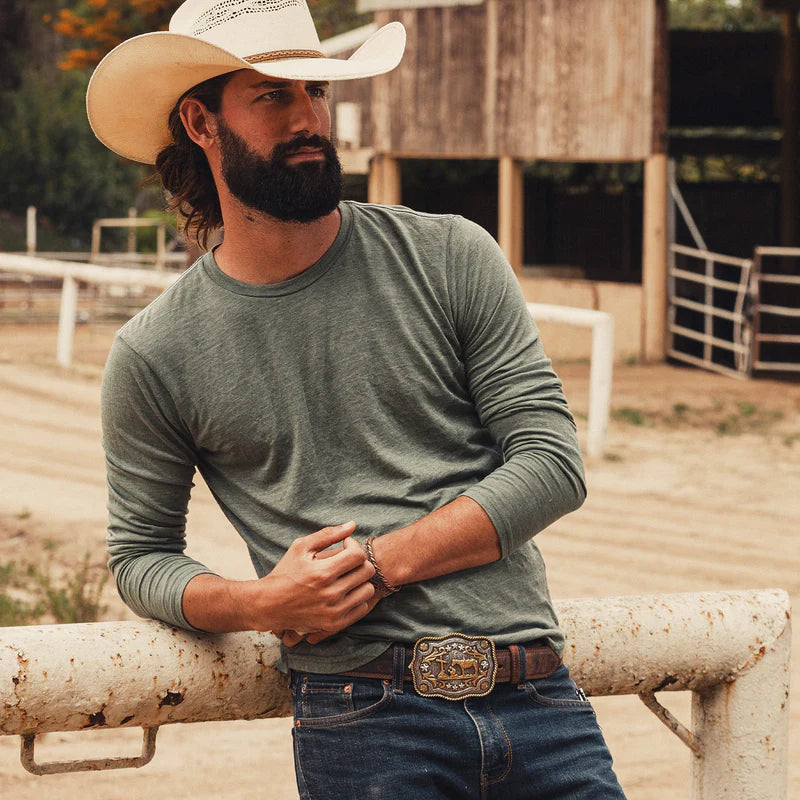 Load image into Gallery viewer, 938 - Scalloped Praying Cowboy Buckle
