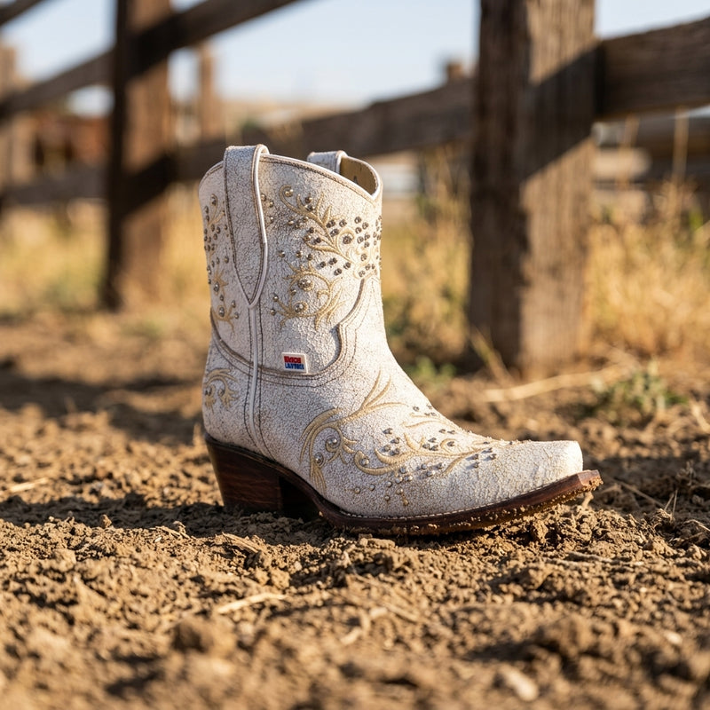 Load image into Gallery viewer, 2210 - RockinLeather Women's Distressed White Cowhide Shortie Western Boot
