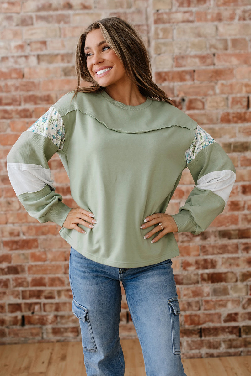 Load image into Gallery viewer, DLLS914 - Ladies Laurel Green Floral Plaid Mixed Sleeve Terry Top
