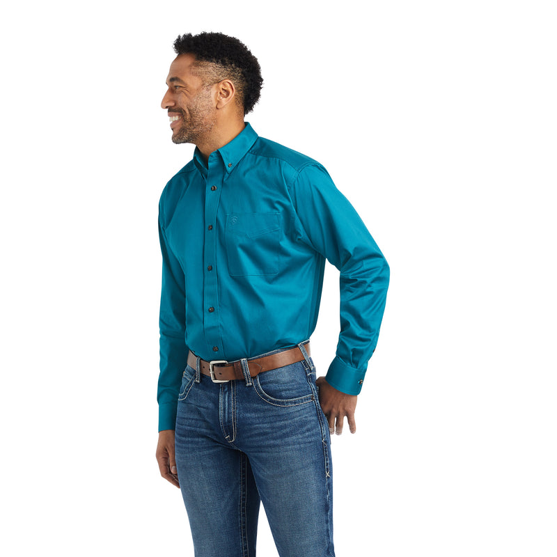 Load image into Gallery viewer, 10042180 - Ariat Men's Solid Twill Classic Fit Shirt
