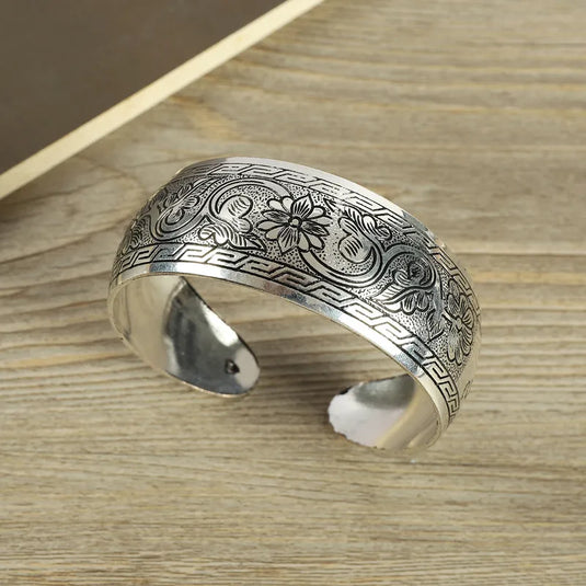 NIHBC68 - Silver Alloy Bangle Bracelet With Floral Engraving