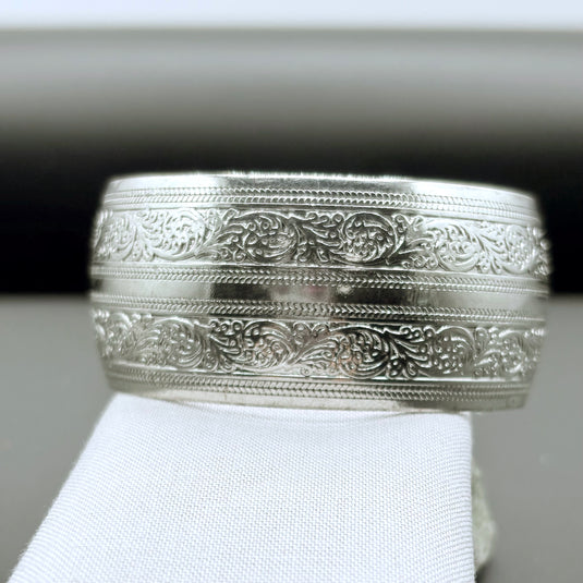 NIHBC73 - Silver Alloy Bangle Bracelet With Double Row Floral Engraving