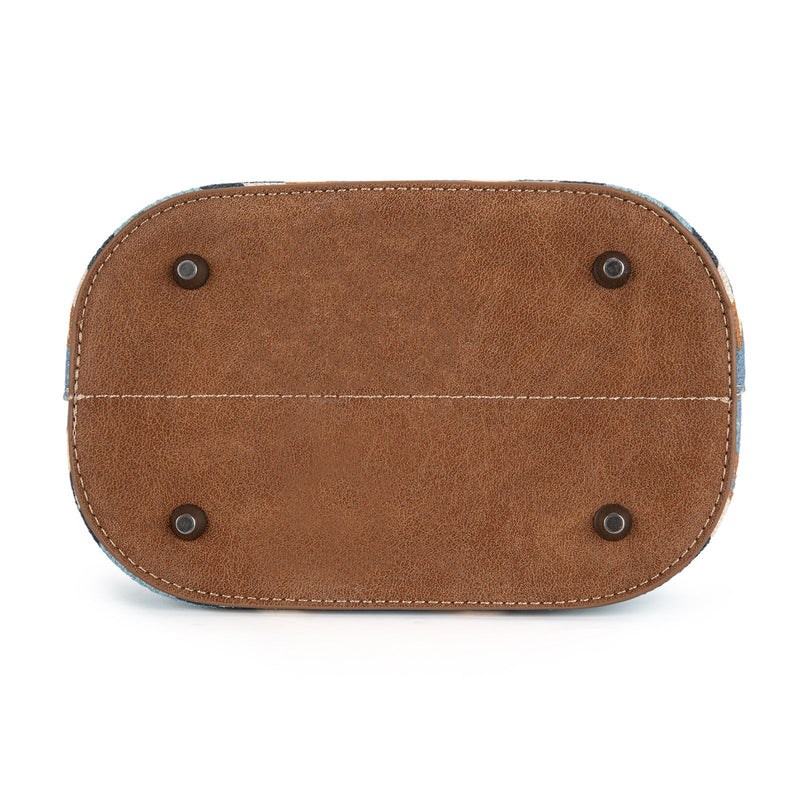 Load image into Gallery viewer, WG221-8360JN - Wrangler Aztec Distressed Print Dual Sided Print Crossbody
