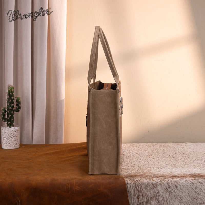 Load image into Gallery viewer, WG250-8119BR - Wrangler Buckle Concealed Carry Large Tote - Brown
