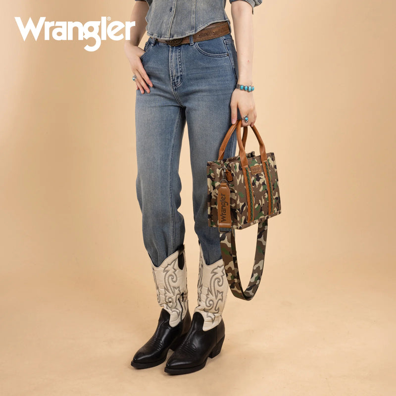 Load image into Gallery viewer, WG286-8120SGN - Wrangler Camo Print Concealed Carry Tote/Crossbody -Green
