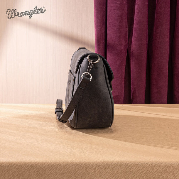 Load image into Gallery viewer, WG333-2003BK - Wrangler Aztec Saddle Crossbody Bag - Black
