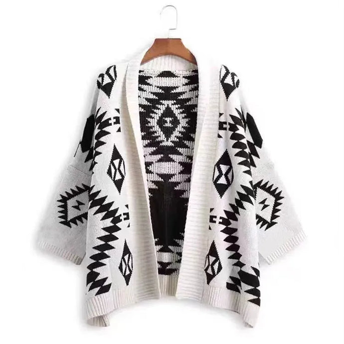 NIHJKT2 - Women's White Aztec Print Batwing Sleeve Sweater