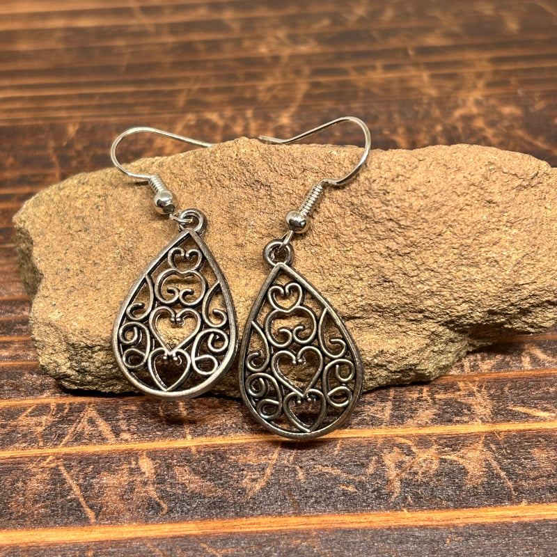 Load image into Gallery viewer, TMER66 - Hollow Waterdrop Heart Earrings
