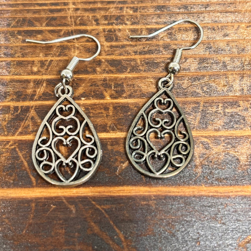 Load image into Gallery viewer, TMER66 - Hollow Waterdrop Heart Earrings
